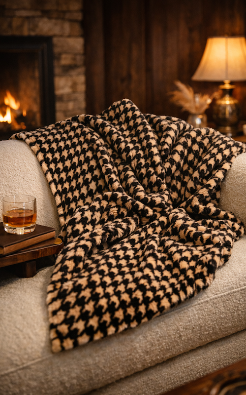 Mintás nyírott nyúl ágytakaró fekete-barna színben